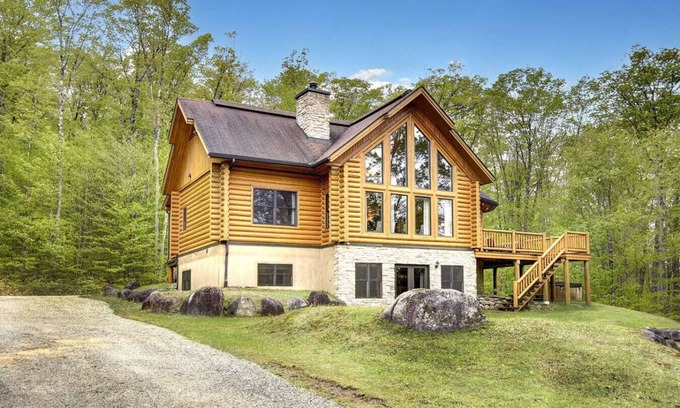 Mont-Tremblant Chalet De Esquí | Le Bois Rond at Boisès: Sauna+ Hot Tub for 12