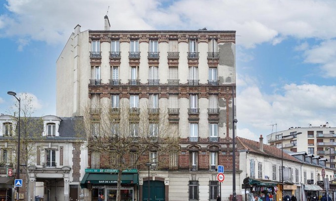 Le Bourget Apartamento | LE BOURGET RER F2 2ème gauche