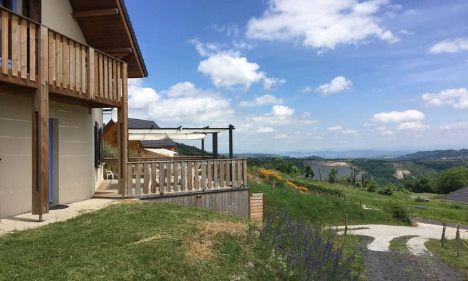 Saint-Pierre-Colamine Casa | LE BURON DE BESSE GROUP GITE - AT THE FOOT OF THE SANCY MASSIF