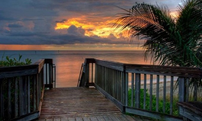 Pompano Beach Hotel | Le Cabanon Motel
