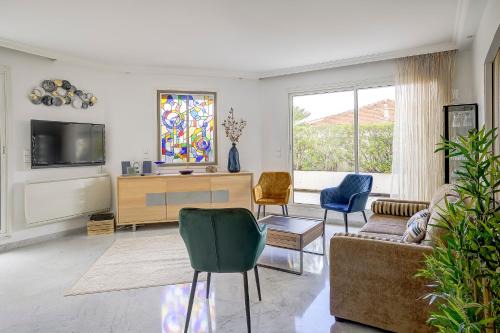 Juan-les-Pins Apartamento | Le Cap St-Charles - Spacieux dernier étage - terrasses - climatisation - parking