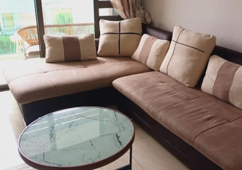 Flic-en-Flac Apartamento | Le Carol spacious 3-bedroom apartment with common Pool