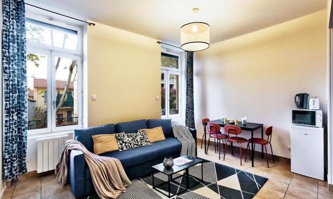 Saint-Fons Apartamento | Le Carré d'Or - T2, Près Lyon & parking gratuit