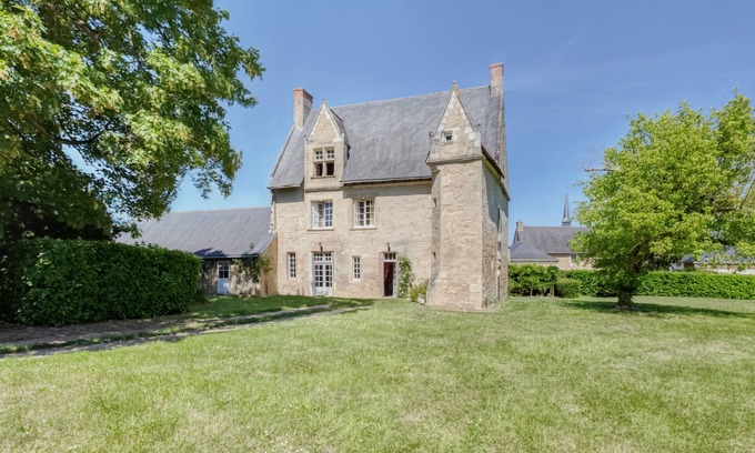 Montigne-les-Rairies Casa | Le Castel - Maison familiale de charme du XVème siècle. Grand jardin