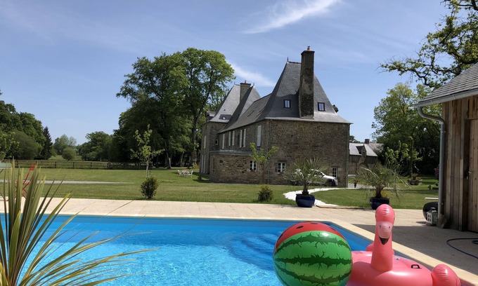 Saint-Leger-des-Pres Cama Y Desayuno | Le Château de la Croix Chemin