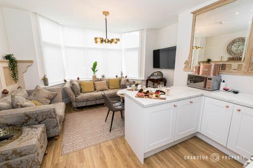 Poole Apartamento | Le Chambre d Isabel by Grandeur Property