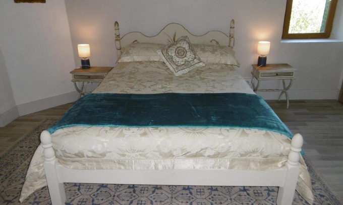 Chateauneuf-la-Foret Cama Y Desayuno | Le Chat Qui Peche B&B