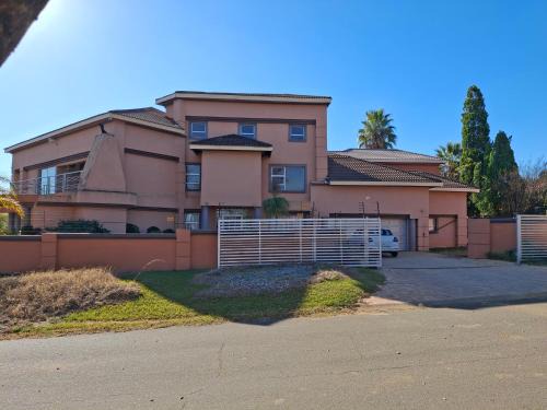 Newcastle Casa | Le Chateau