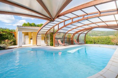 Montpeyroux Casa | Le Chemin des Faysses - Vue montagne et piscine