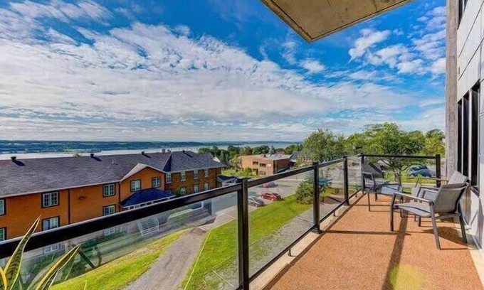 Boischatel Apartamento | Le Chic Condo | Confort aux Chutes Montmorency