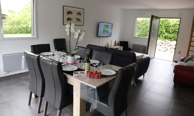 Carly Casa | Le Clos des Cajaviris 2