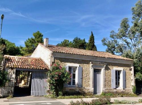 Saint-Georges-d'Oleron Casa | Le Clos des Lys, Maison de Pays Raffinée Proche de la Mer, Linge Inclus