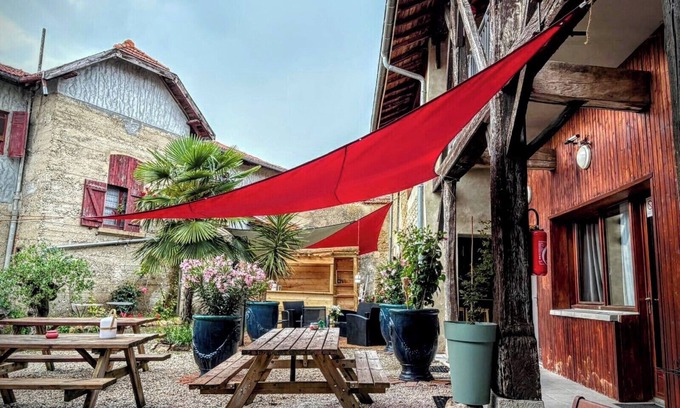 Perouges Casa | le clos des roses