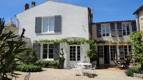 Nuaille d'Aunis Cama Y Desayuno | Le Clos des Treilles