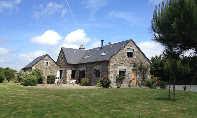 Dragey-Ronthon Cama Y Desayuno | Le clos saint Jean