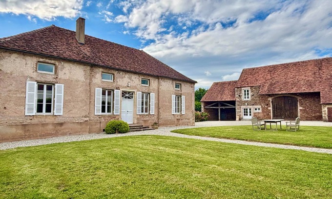 Thoste Casa | Le Clos Vert de la Chouette d'Or maison familiale 6 chambres au cœur de l'Auxois