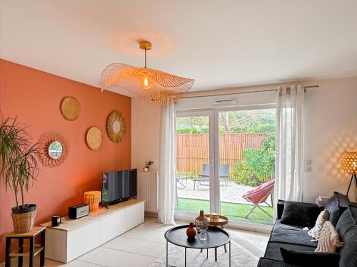 La Meziere Apartamento | Le Cocon - Terrasse & Parking - Calme