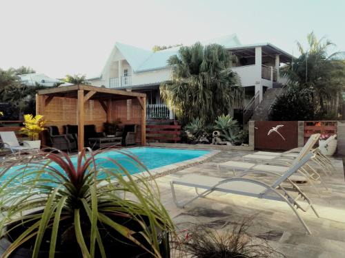 La Grande Montee Apartamento | LE COLONIAL, T4 à 5 mn Aeroport dans villa de standing