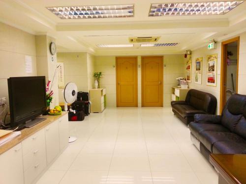 Jordan Casa | Le Cong Fraternal Guest House