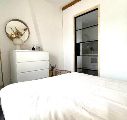 Centre Apartamento | Le Bonheur, Parking Rue Gratuit, Vue sur Paris, 4ème étage, escaliers