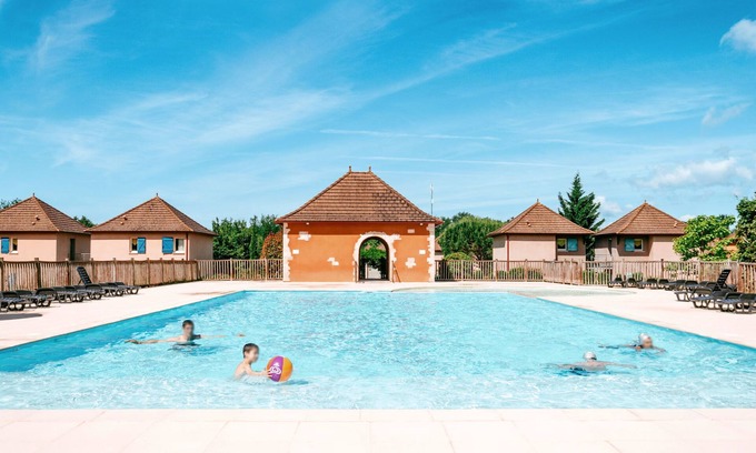 Prayssac Apartamento | Le Domaine de Claire Rive by Interhome