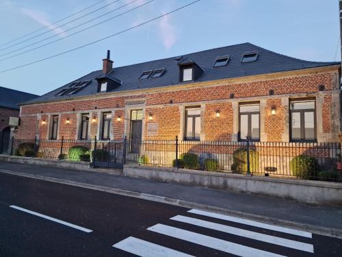 Villers-Pol Cama Y Desayuno | Le domaine de la Rhonelle