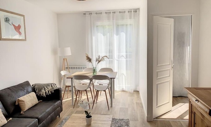 Royallieu Village Apartamento | Le Edouard