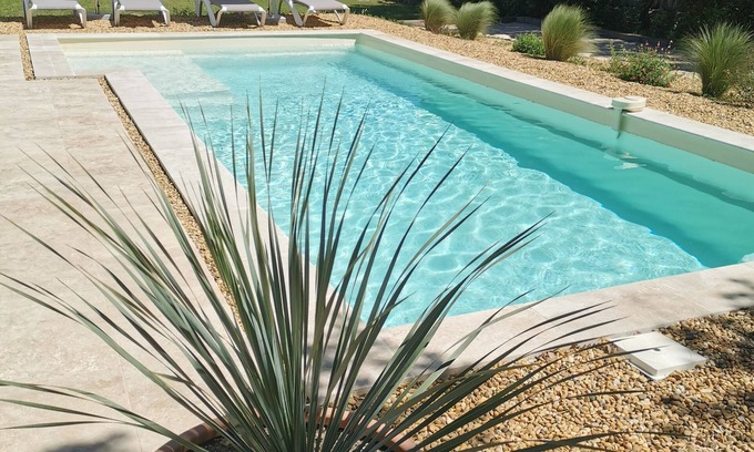 Cabrieres-d'Avignon Casa | Le Fiacre, house, private heated pool, air-conditioned living room Luberon, Provence.