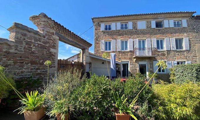Arbuissonnas Casa | Le Gîte d'Antoine - SAINT ETIENNE DES OULLIERES