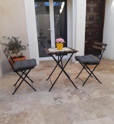 Eyguieres Apartamento | Le gîte d'églantine