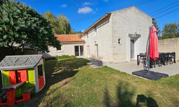 Coulon Casa | Le gîte de Malécot Gîte familial de 5 personnes