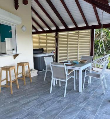 Grand-Bourg Casa | Le gîte du Rucher de l’île