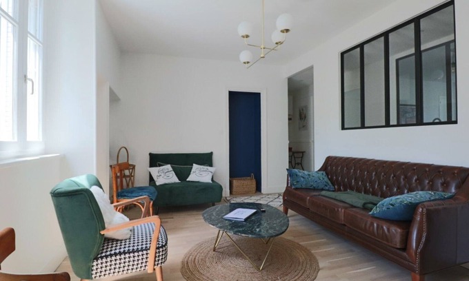 La Bourboule Apartamento | Apartamento 'Le Gentiane' con vistas a la montaña y Wi-Fi