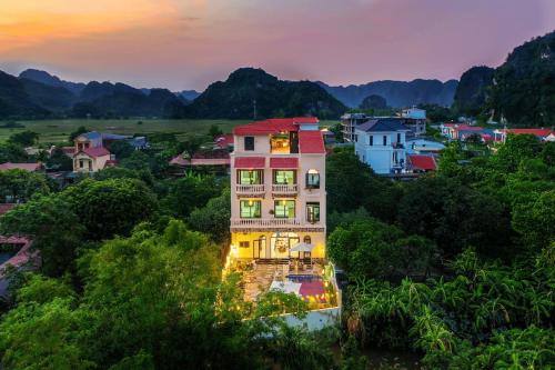 Hoa Lu Hotel | Le Grande TamCoc Retreat