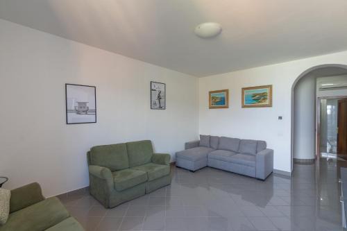 Le Grazie Apartamento | Le Grazie 2 bedroom sea view apartment
