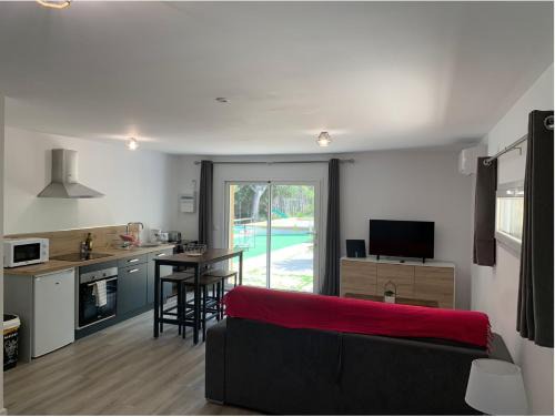 Saint-Mitre-les-Remparts Apartamento | Le Grenadier