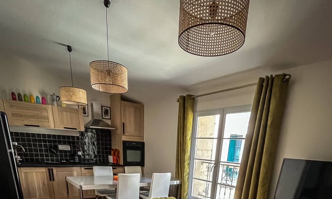 Caux Apartamento | Le Grenier Apartment with vintage decor near Pézenas