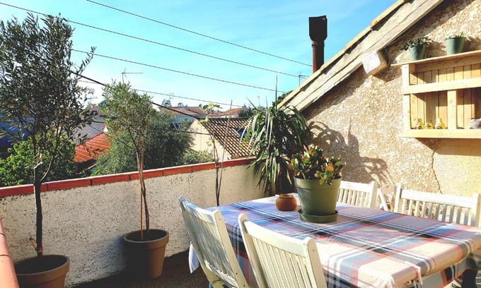 Beziers Apartamento | Le Grenier superbe T3 Climatisation Terrasse Wi-Fi Netflix 15 mn coeur de ville 70m2