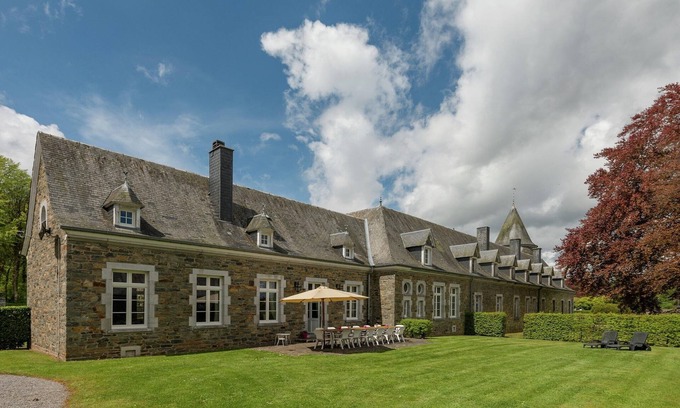 Libin Casa | Le Hameau du Château – Elegancia y serenidad en el bosque de Saint-Hubert