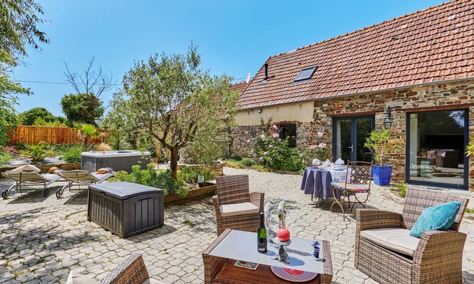 Surville Casa | Le Hamelinet by Interhome