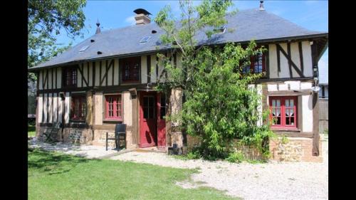Lieurey Casa | Le Hibou Perché