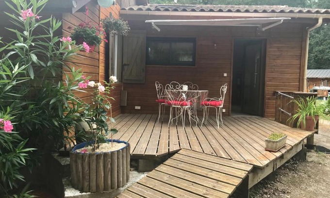 Menesplet Apartamento | LE HOME FLEURI MLD