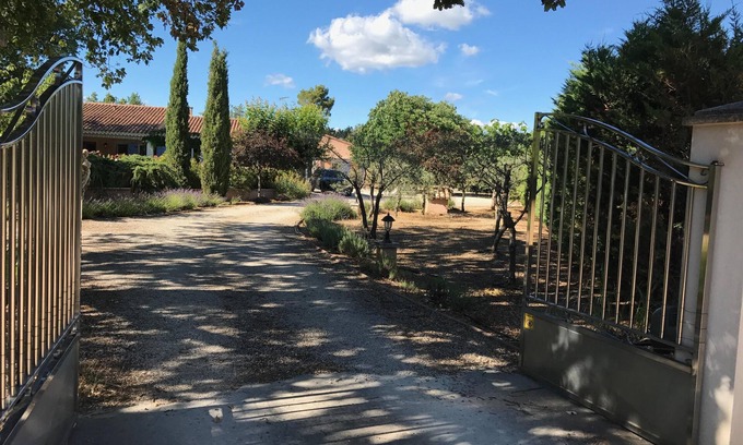 Saint-Saturnin-les-Apt Casa | EL JARDÍN DE ALBIORICA