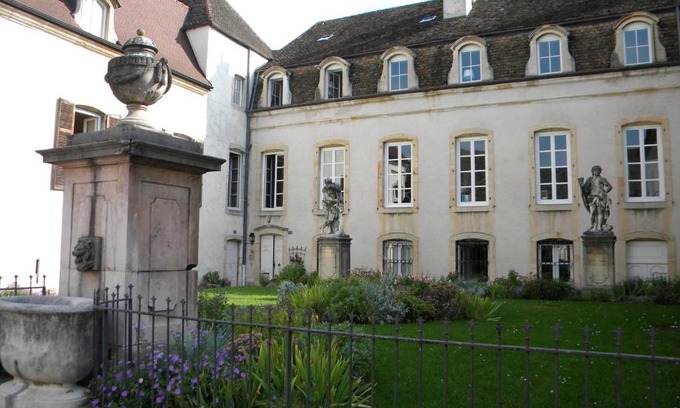 Beaune City Centre Apartamento | Le jardin des chanceliers