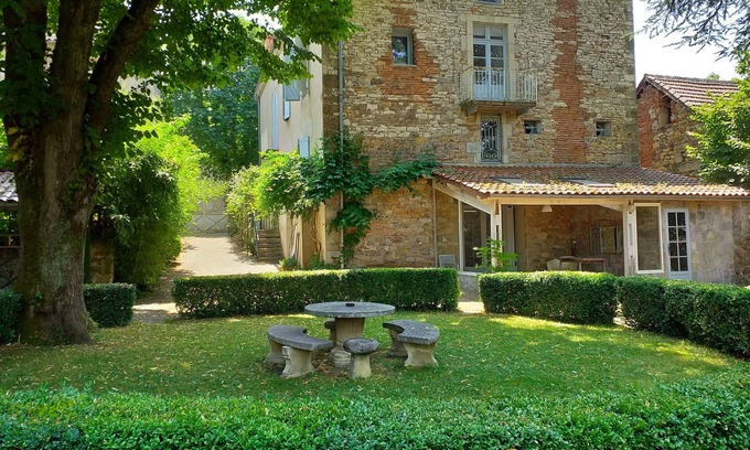 Saint-Antonin Noble Val Cama Y Desayuno | Le Jardin Secret