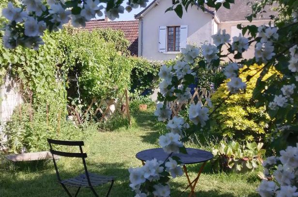 La Chapelle-aux-Choux Casa | Le jardin Renard-Clos sur Loir cottage in the Loir & Loire valleys