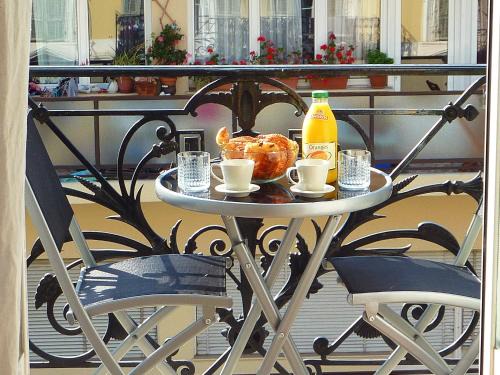 Lepante Quarter Apartamento | "Le Jazzy" by EnjoyNice, 3-bedroom, 2-bathroom spacious central apartment