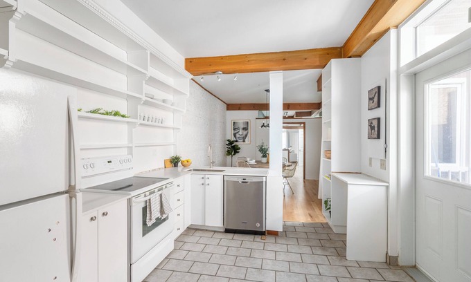 Mile End Apartamento | "Le Laurier" - Mile-End Retreat, 3bdrs - sleeps (8)