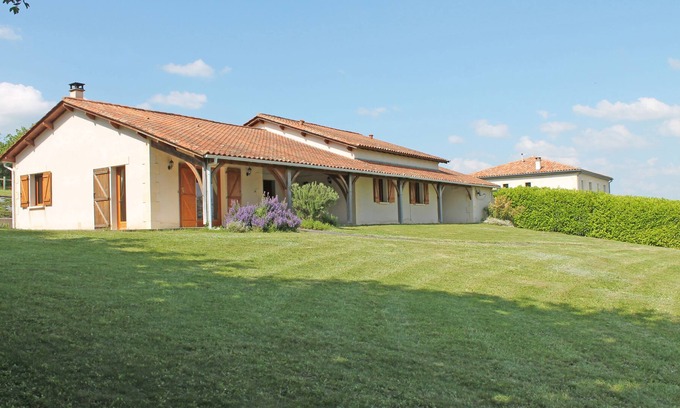 Nabinaud Cabaña | Le Lavoir - sleeps 6 guests in 3 bedrooms