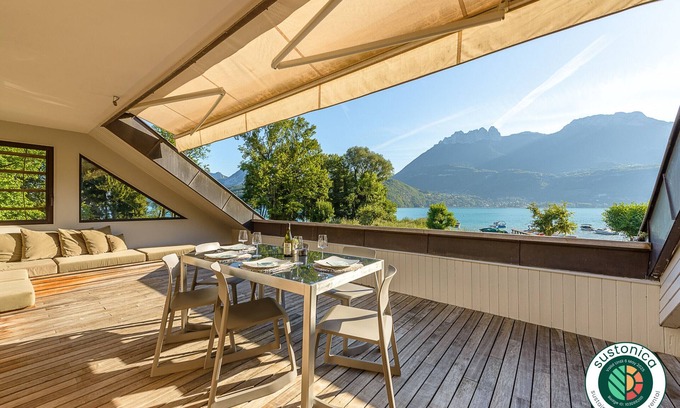 Duingt Apartamento | Le Loft Evasion, pieds dans l'eau. Terrasse XXL